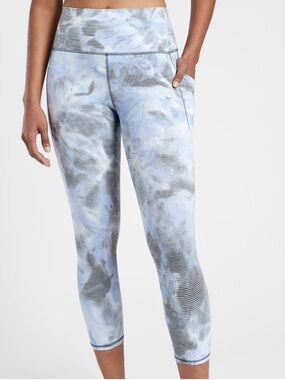 Athleta Light Blue & Gray Tie-Dye Capri Leggings